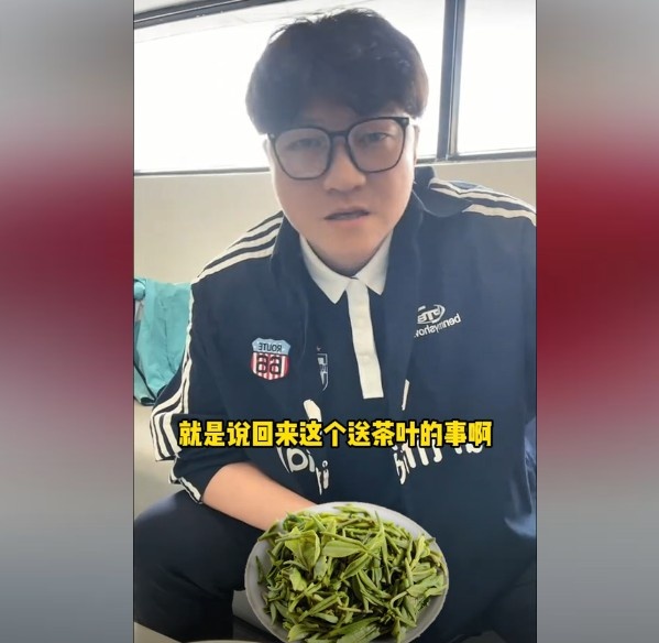 趙鵬：不太清楚賈秀全要球員買茶葉的段子，但這在現(xiàn)實(shí)中也正常