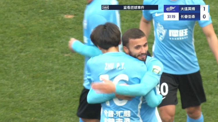 19歲朱鵬宇中超處子球！大連英博1-0領先長春亞泰，馬萊萊助攻