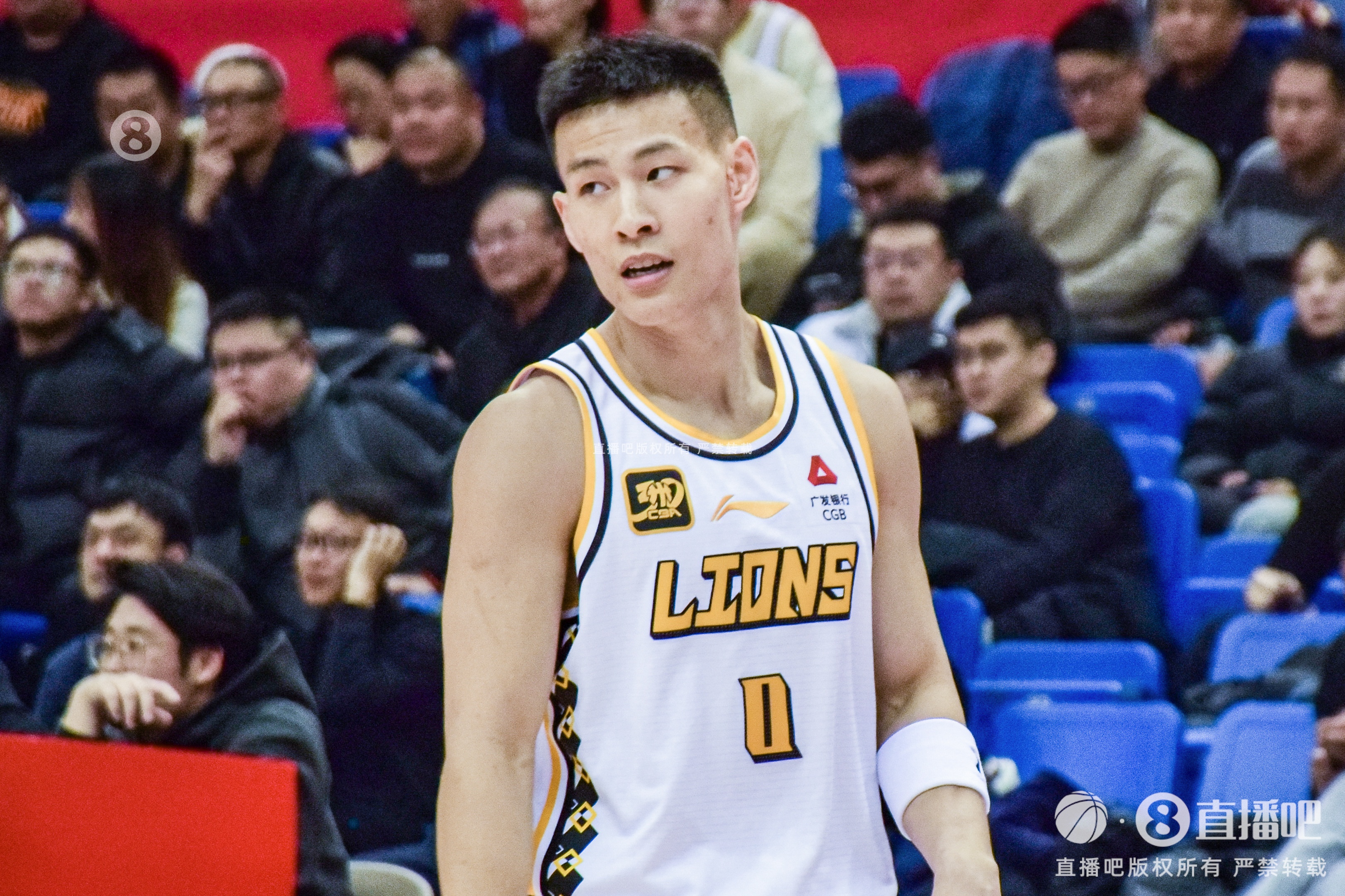 毫無狀態(tài)！林秉圣11投僅1中拿到3分3斷 出現(xiàn)2失誤4犯規(guī)