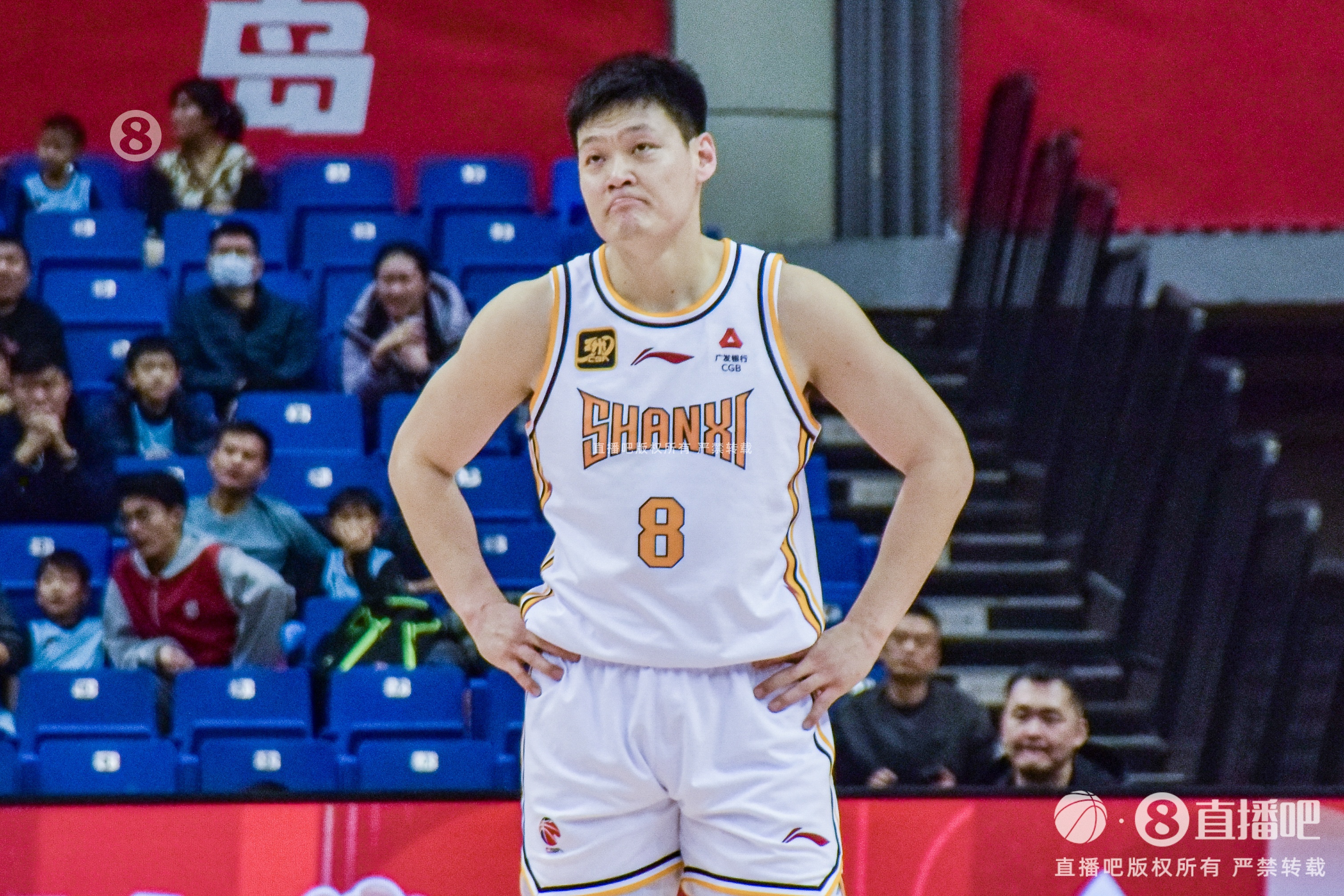 表現(xiàn)平平！張寧11中4拿到11分3板4助&三分8中2 有5犯規(guī)
