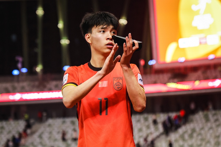 期待首秀！18歲王鈺棟入選中澳戰(zhàn)名單&穿11號(hào)，首進(jìn)國足正賽名單