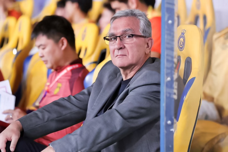 媒體人:國足變陣雙后腰傳言不攻自破 黃政宇汪海健不可能一下都上
